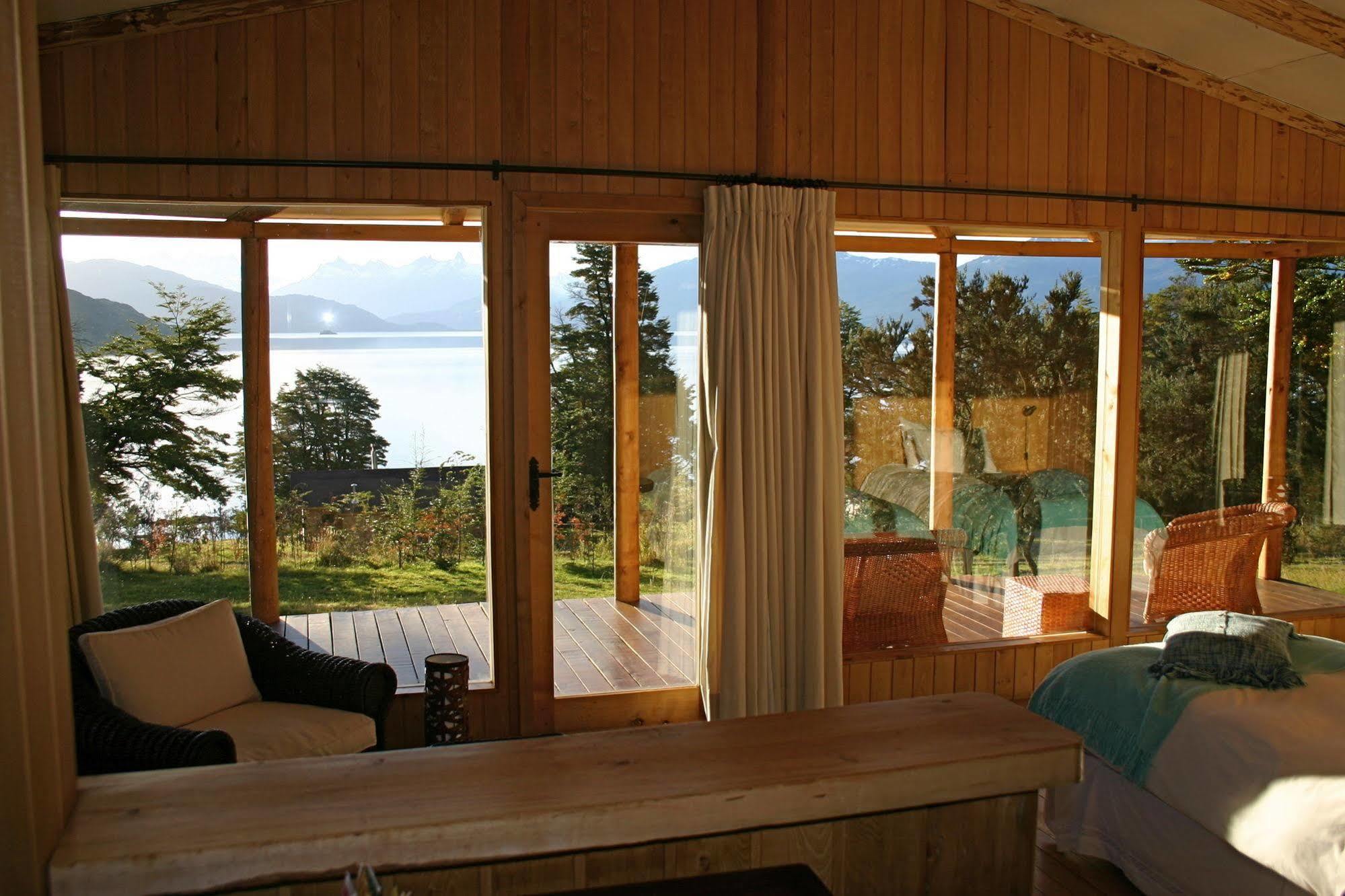 Lodge El Mirador De Guadal Puerto Guadal Ngoại thất bức ảnh